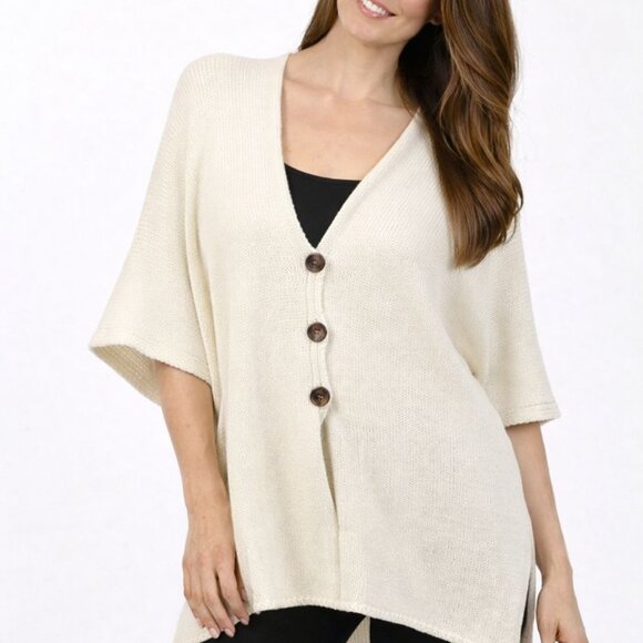 New M. Rena Solid Buttoned Poncho. One Size - Picture 2 of 2